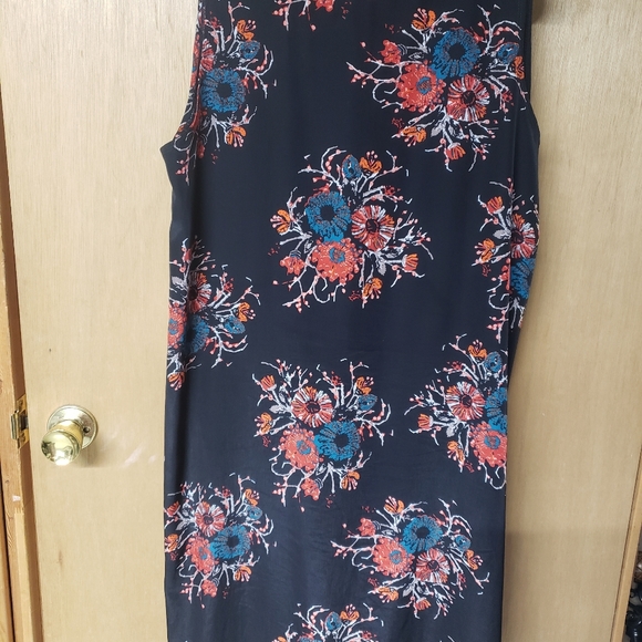 Lularoe Daphne Overlay - Picture 2 of 4
